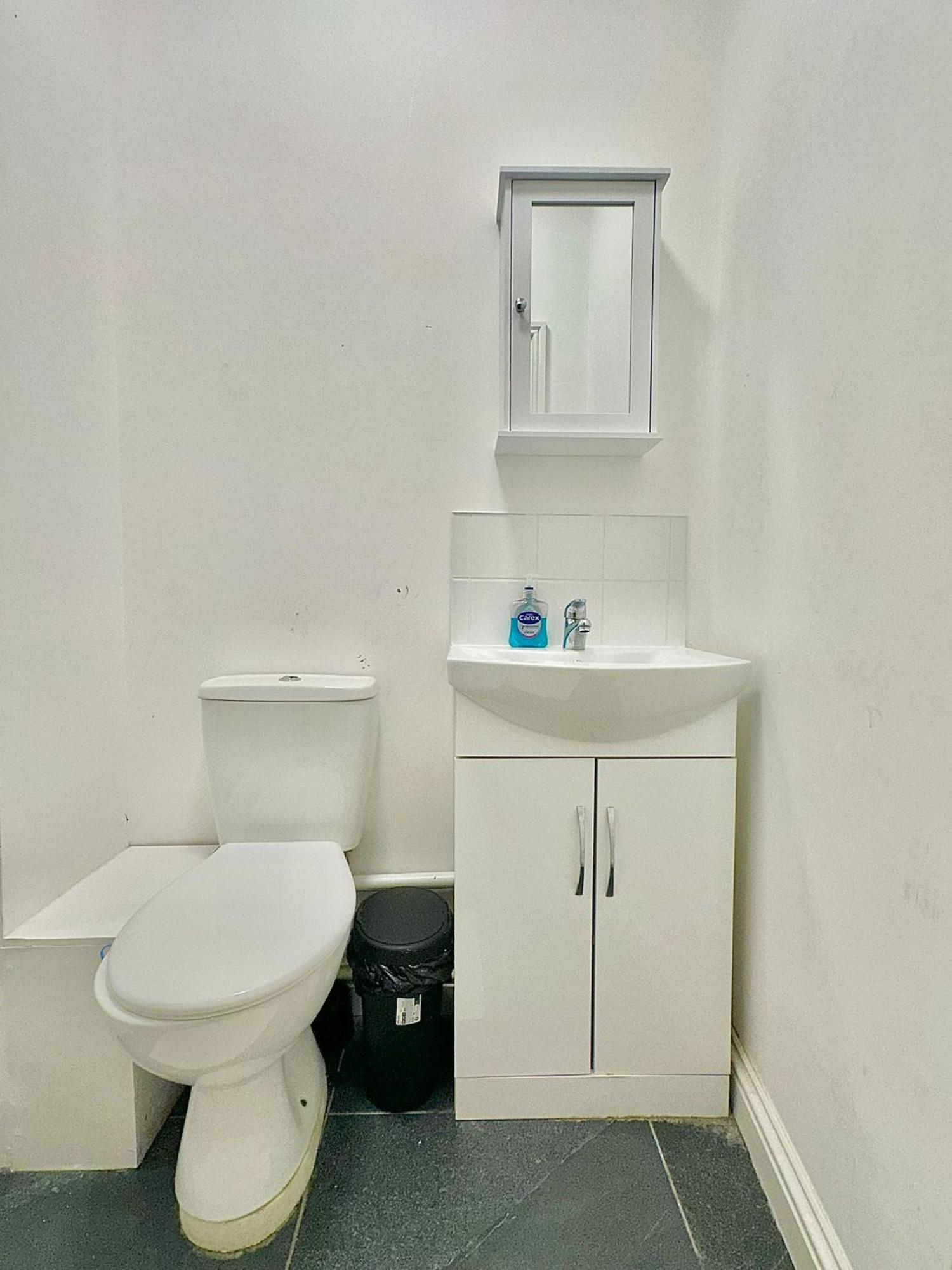 Flat B Garrat Lane Londra